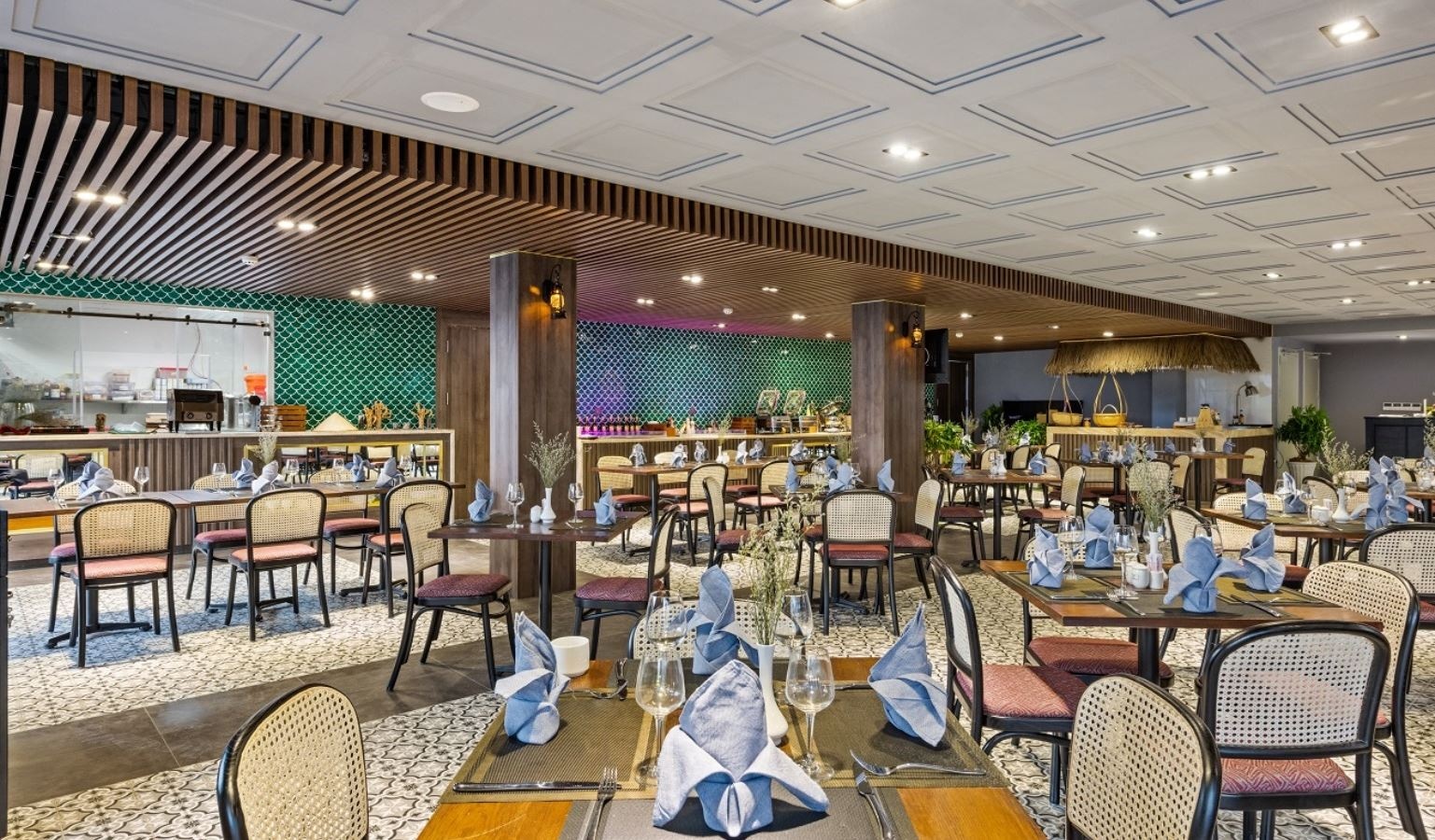 restaurants-sunset-beach