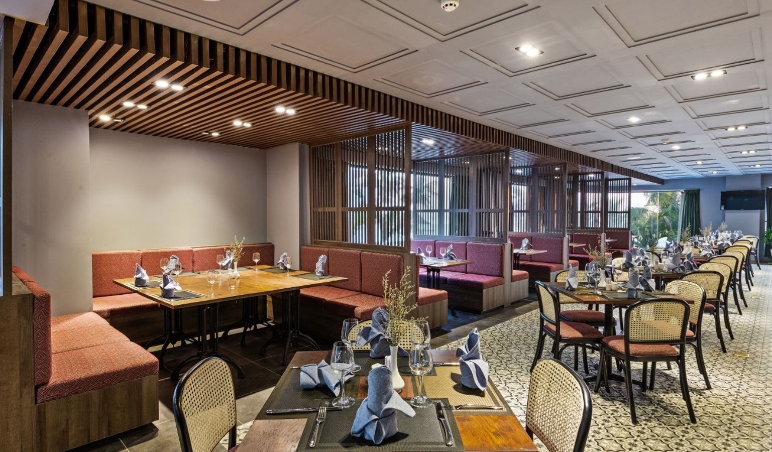 restaurants-sunset-beach