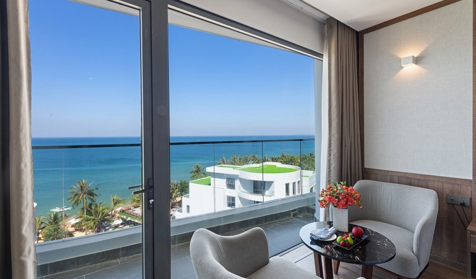 rooms-deluxe-ocean-panorama-child-without-extra-bed