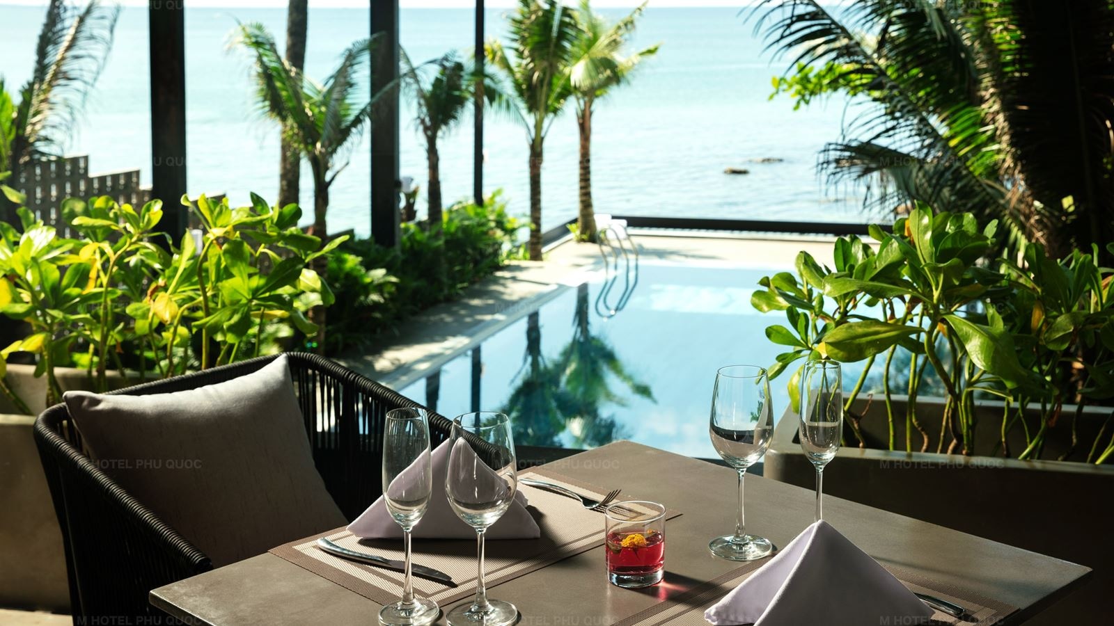 restaurants-m-sunset