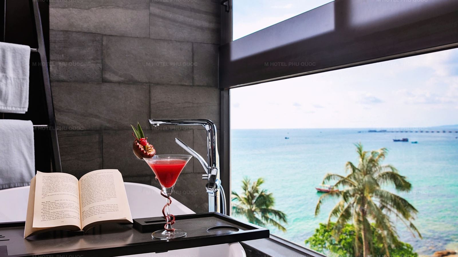 rooms-deluxe-double-suite-with-balcony