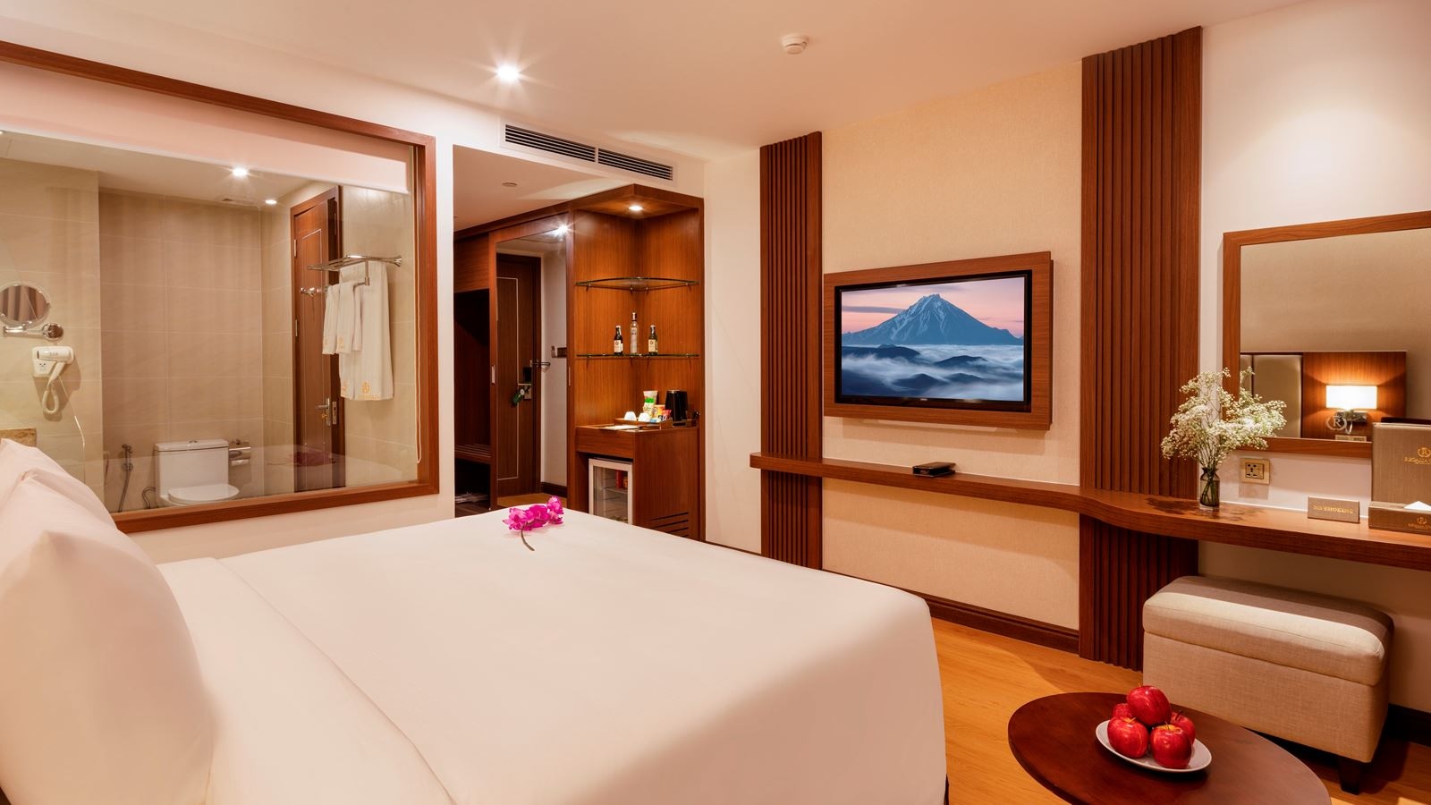 rooms-superior-with-window