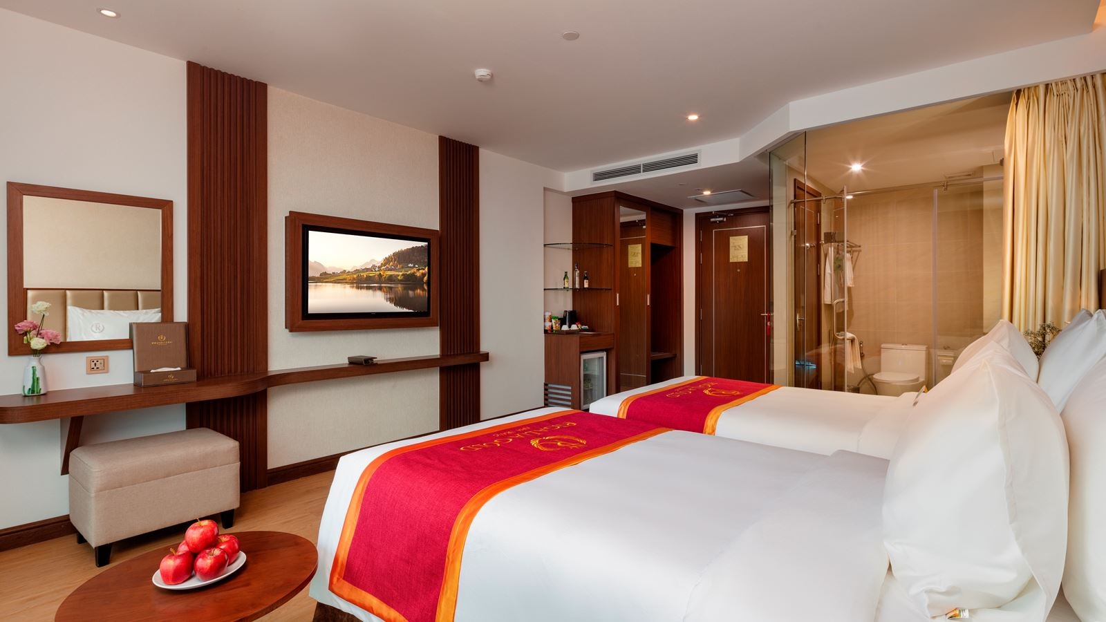 rooms-deluxe-balcony-with-city-view