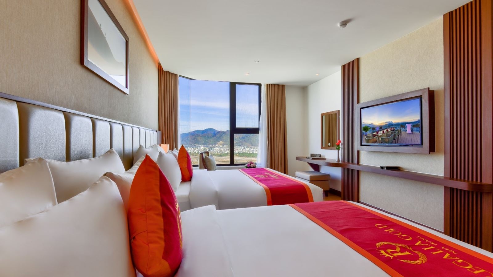 rooms-family-with-partial-seaview