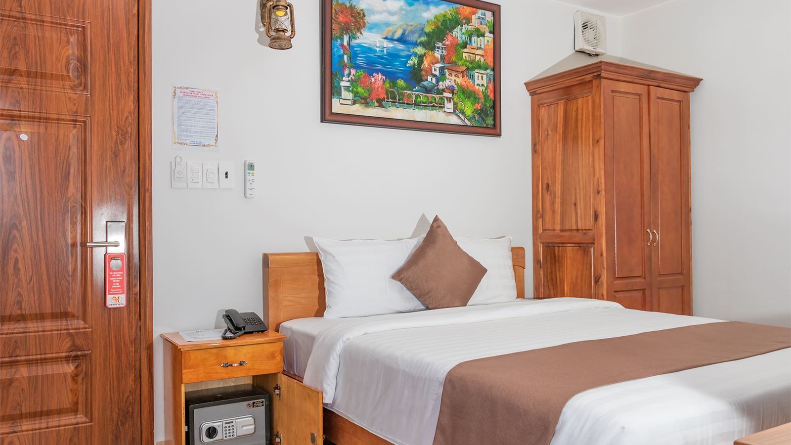 rooms-room-superior-double-with-window