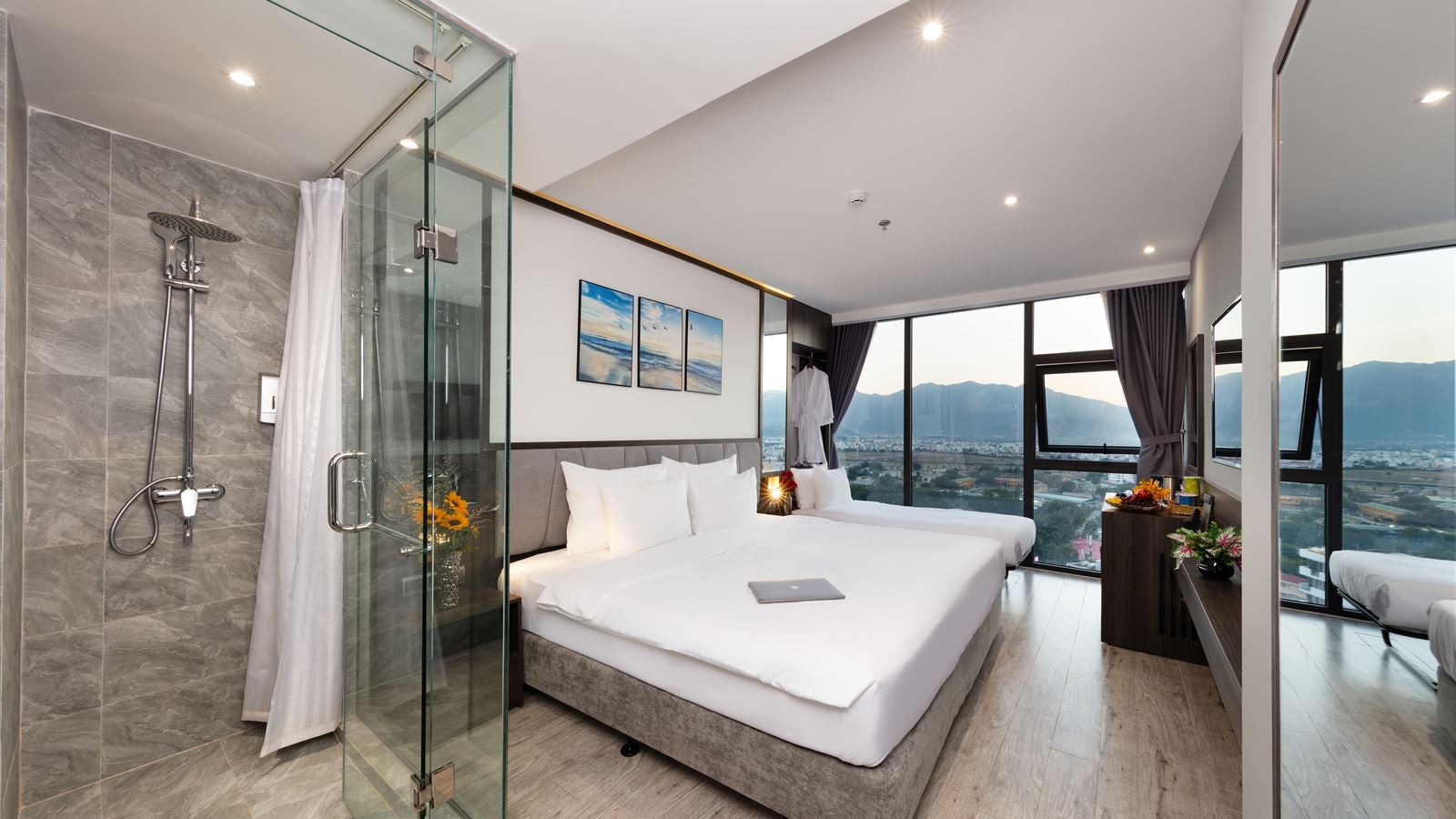 rooms-senior-deluxe-city-view