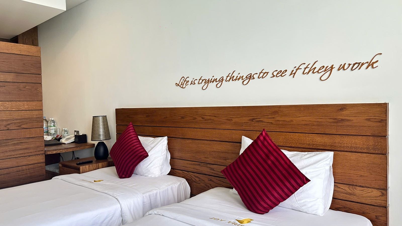 rooms-deluxe-ocean-view-no-extra-bed