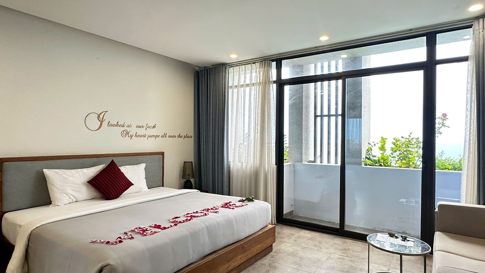 rooms-executive-suite-ocean-view