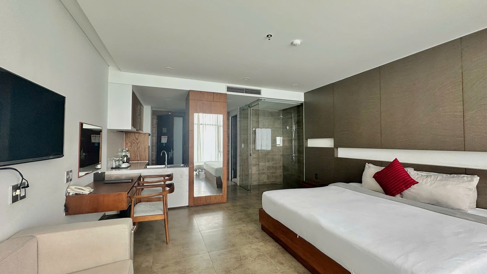 rooms-executive-suite-ocean-view