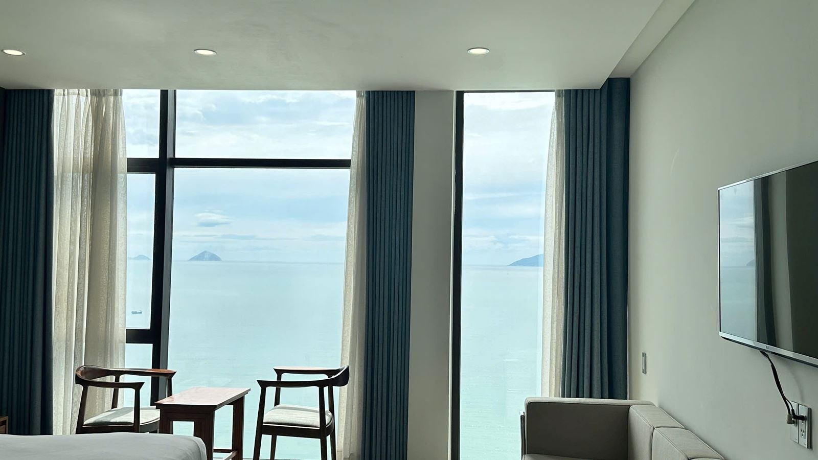 rooms-executive-suite-ocean-view