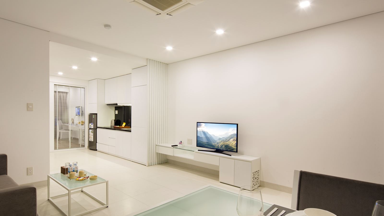 rooms-family-garden-view