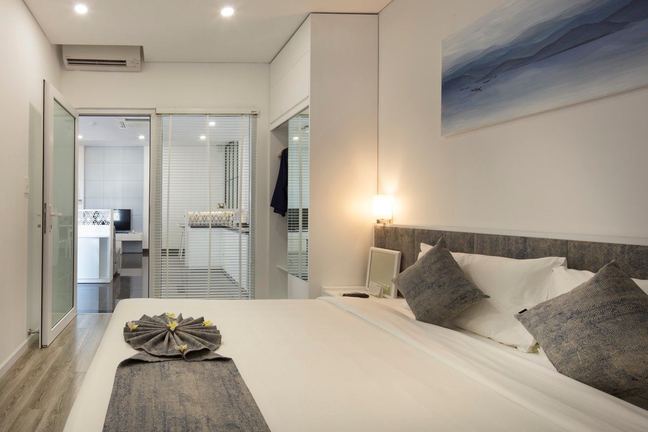 rooms-2bedroom-kubera-grand-suite-pool-and-river-view-with-balcony