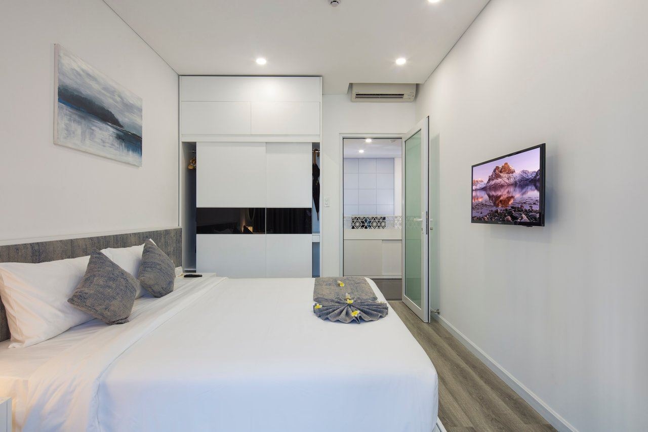 rooms-2bedroom-kubera-grand-suite-pool-and-river-view-with-balcony