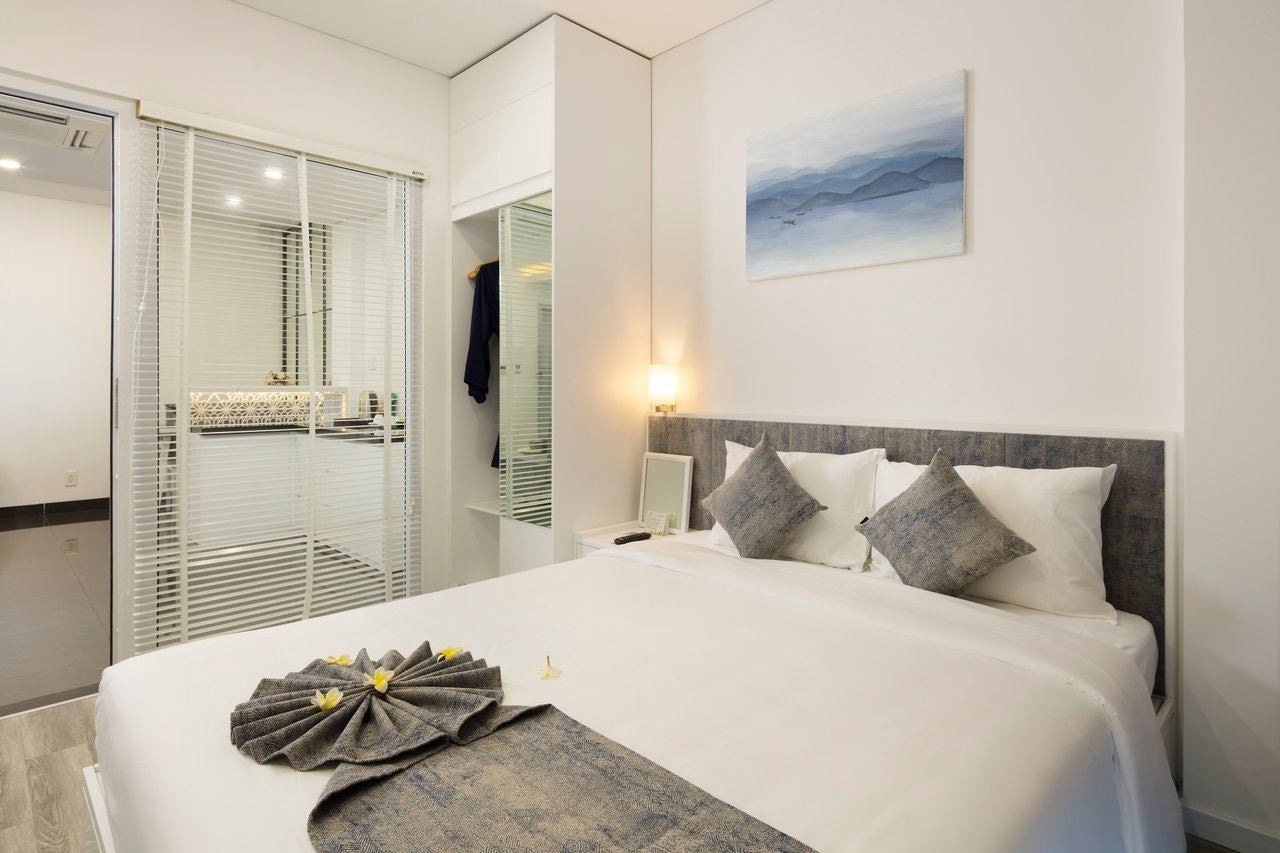 rooms-2bedroom-kubera-grand-suite-pool-and-river-view-with-balcony