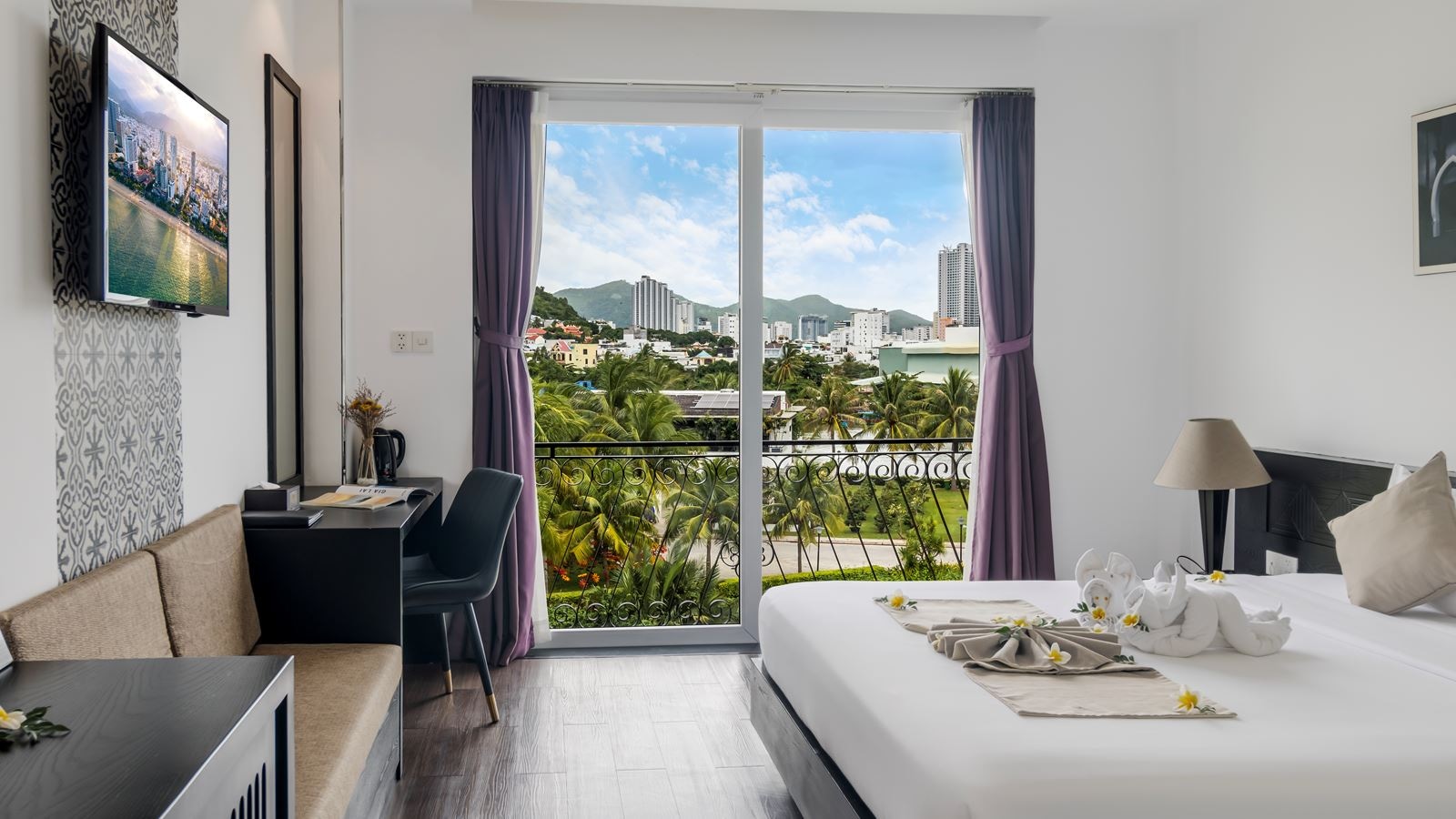 rooms-premier-pool-or--river-view