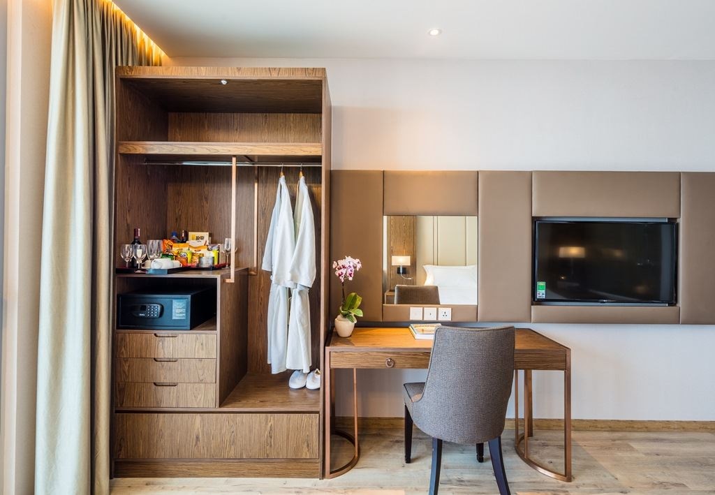 rooms-executive-double-city-view-with-balcony