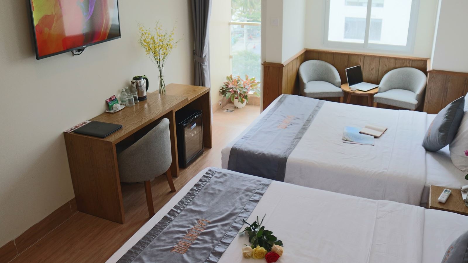 rooms-superior-city-view-with-balcony-child-without-extra-bed