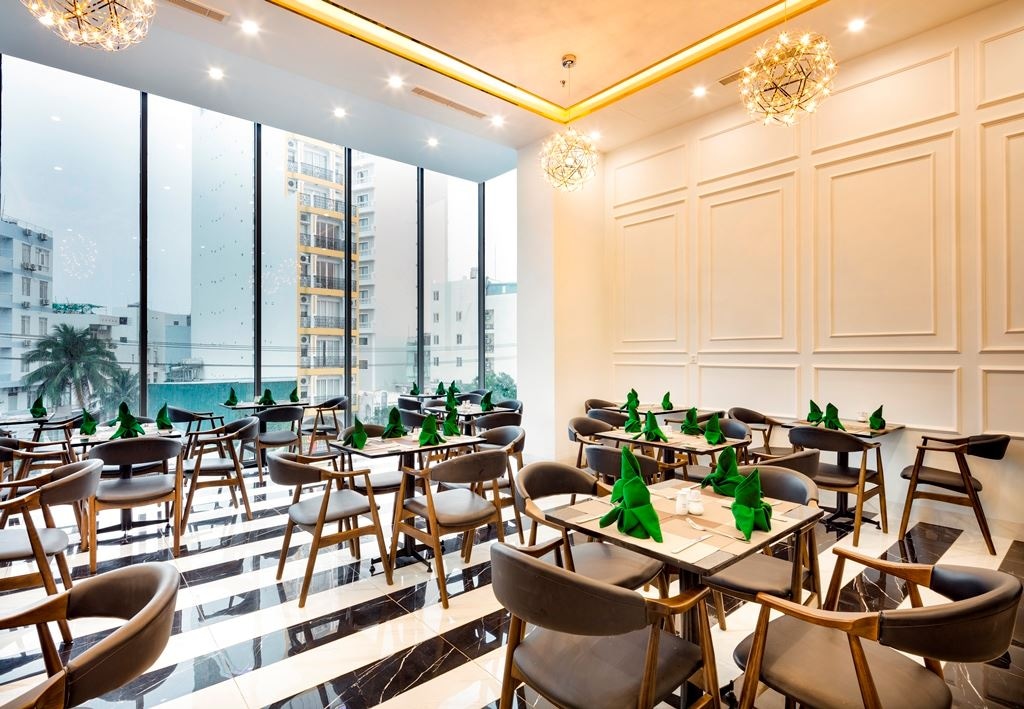 restaurants-breakfast-hall