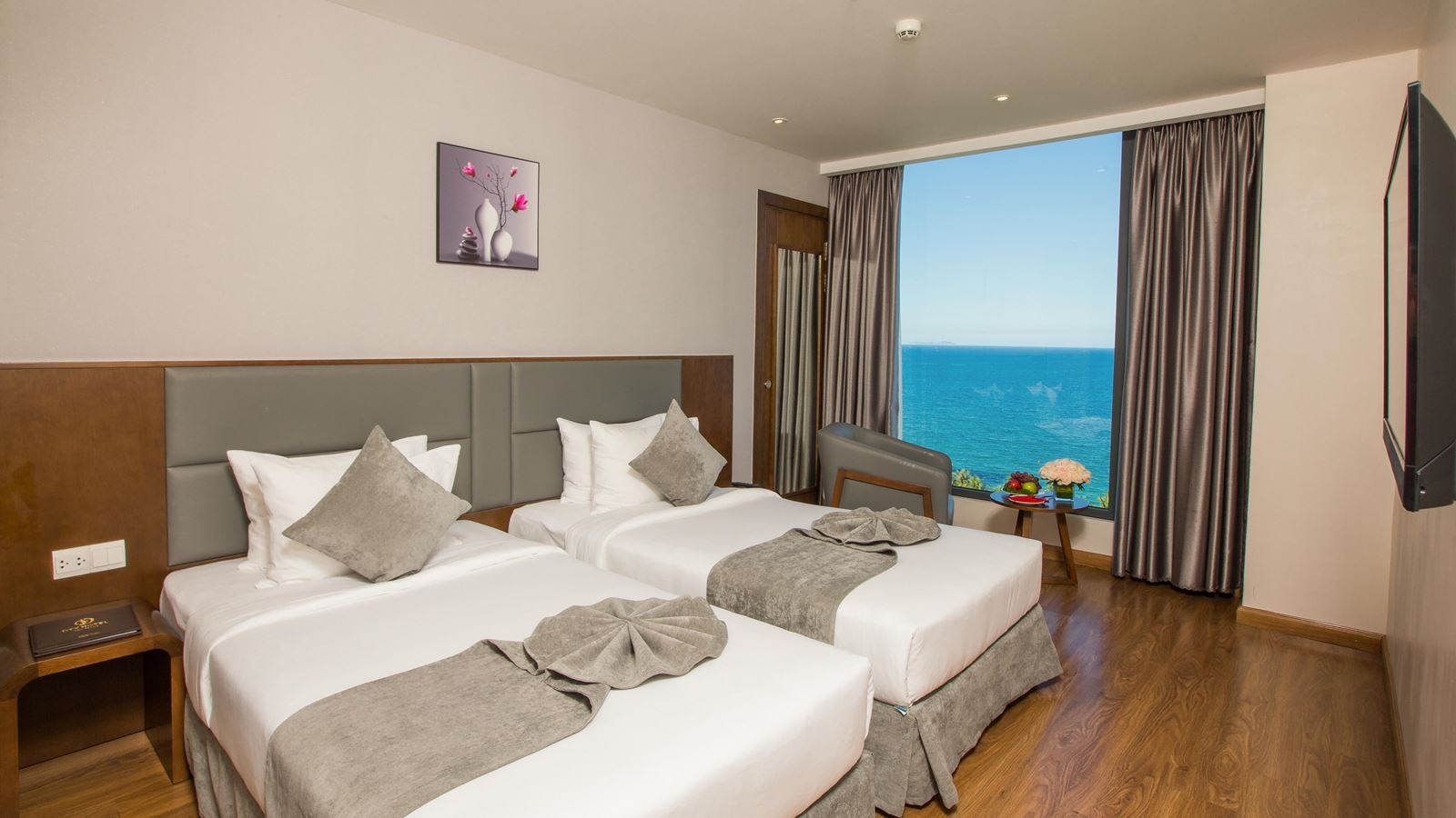 rooms-deluxe-ocean-view