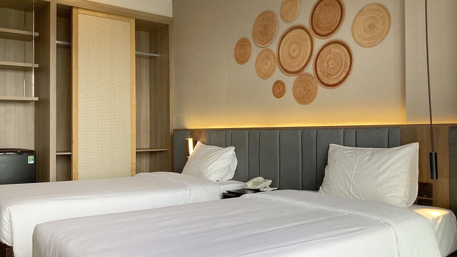 rooms-deluxe-mountain-view