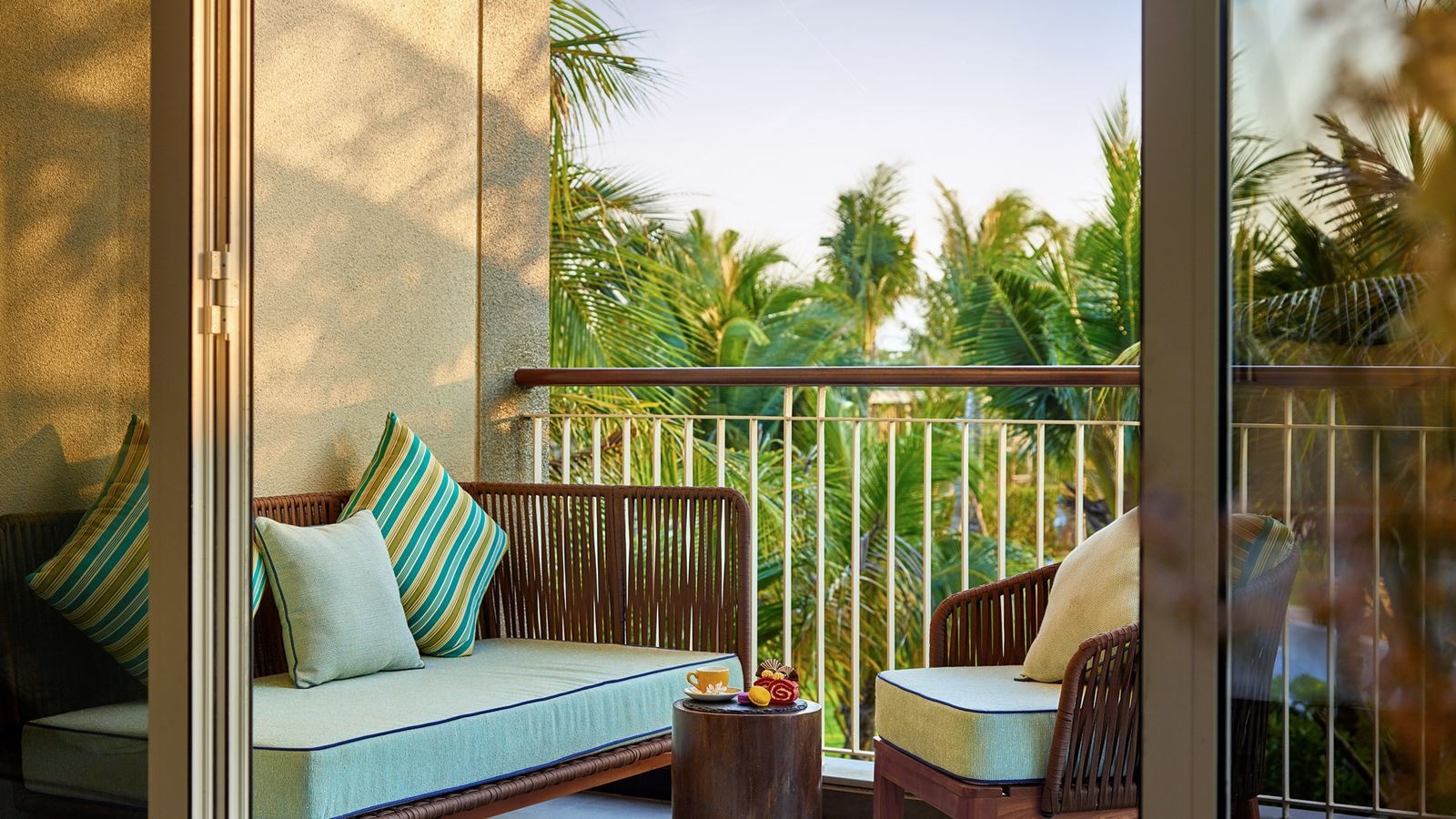 rooms-cabana-pool-access