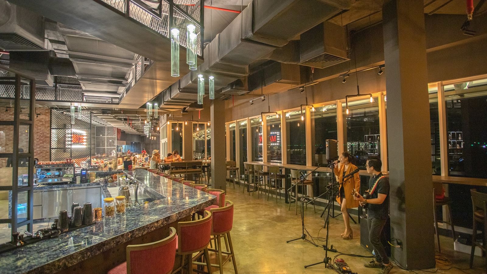 restaurants-mad-cow-wine--grill