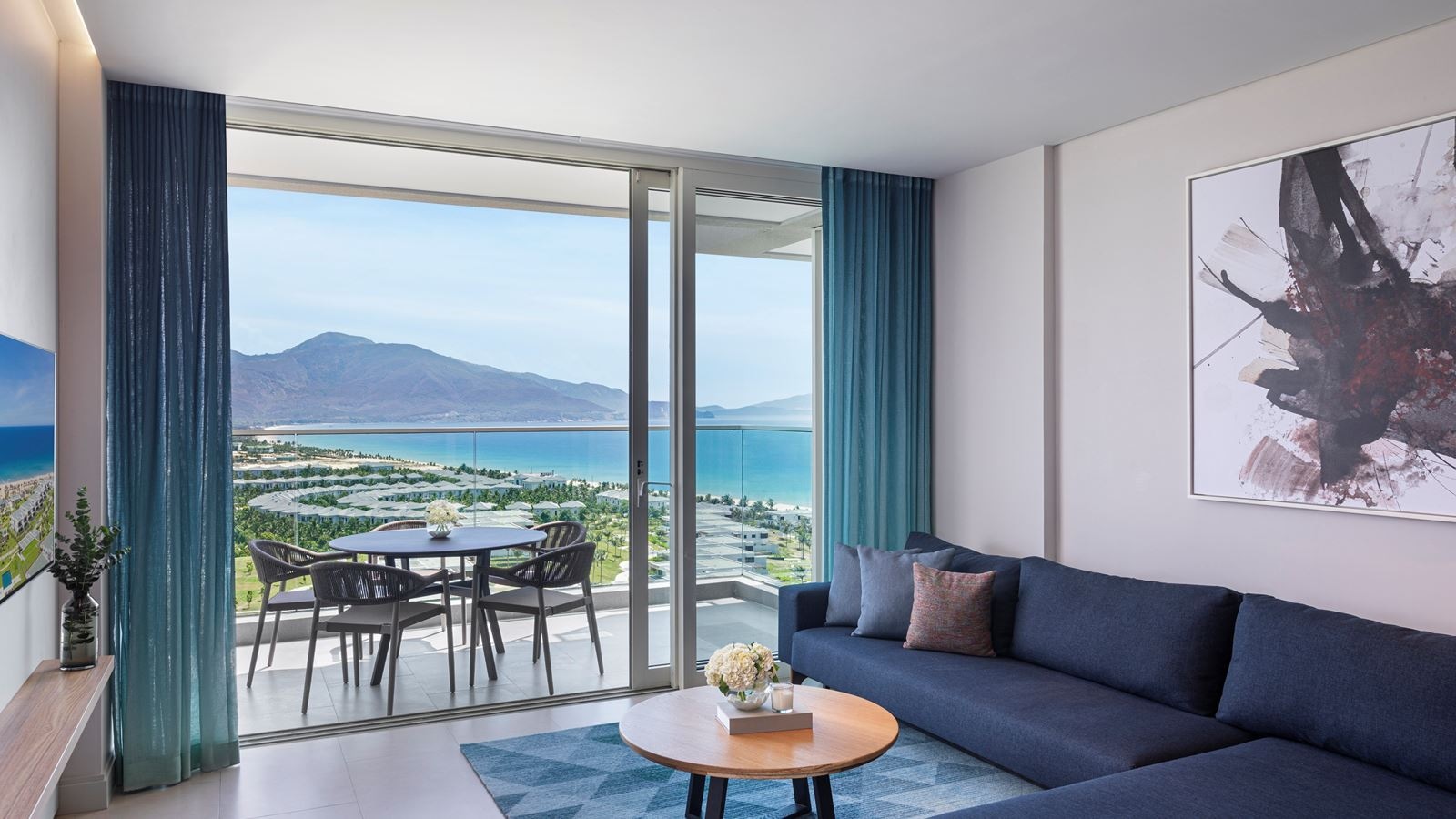 rooms-1bedroom-suite-with-terrace-ocean-view