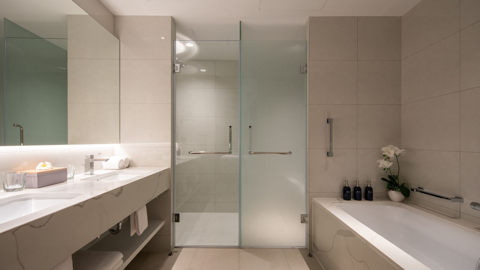 rooms-2bedroom-suite-with-terrace-panoramic-ocean-view