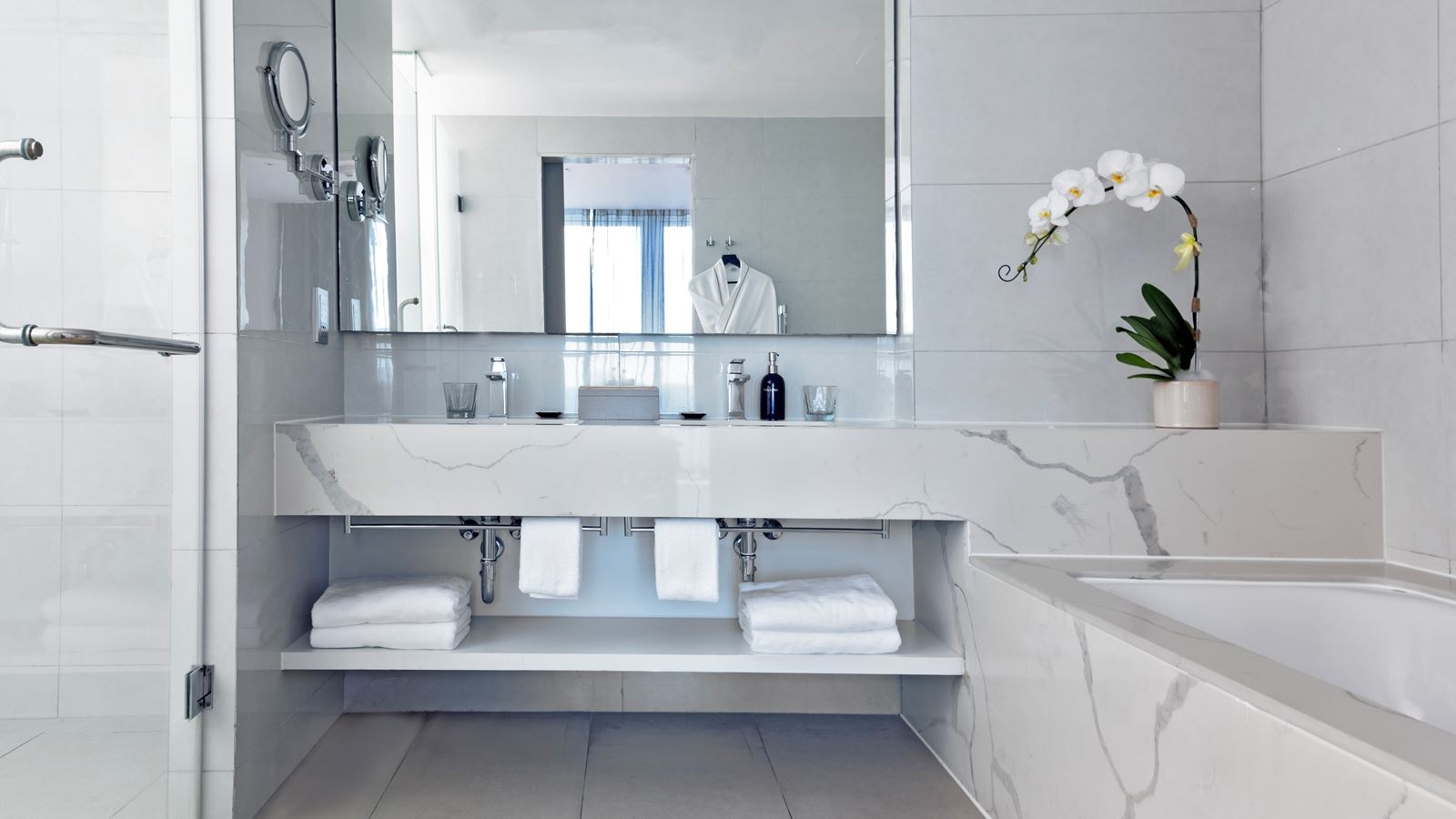 rooms-3bedroom-suite-with-terrace-panoramic-ocean-view