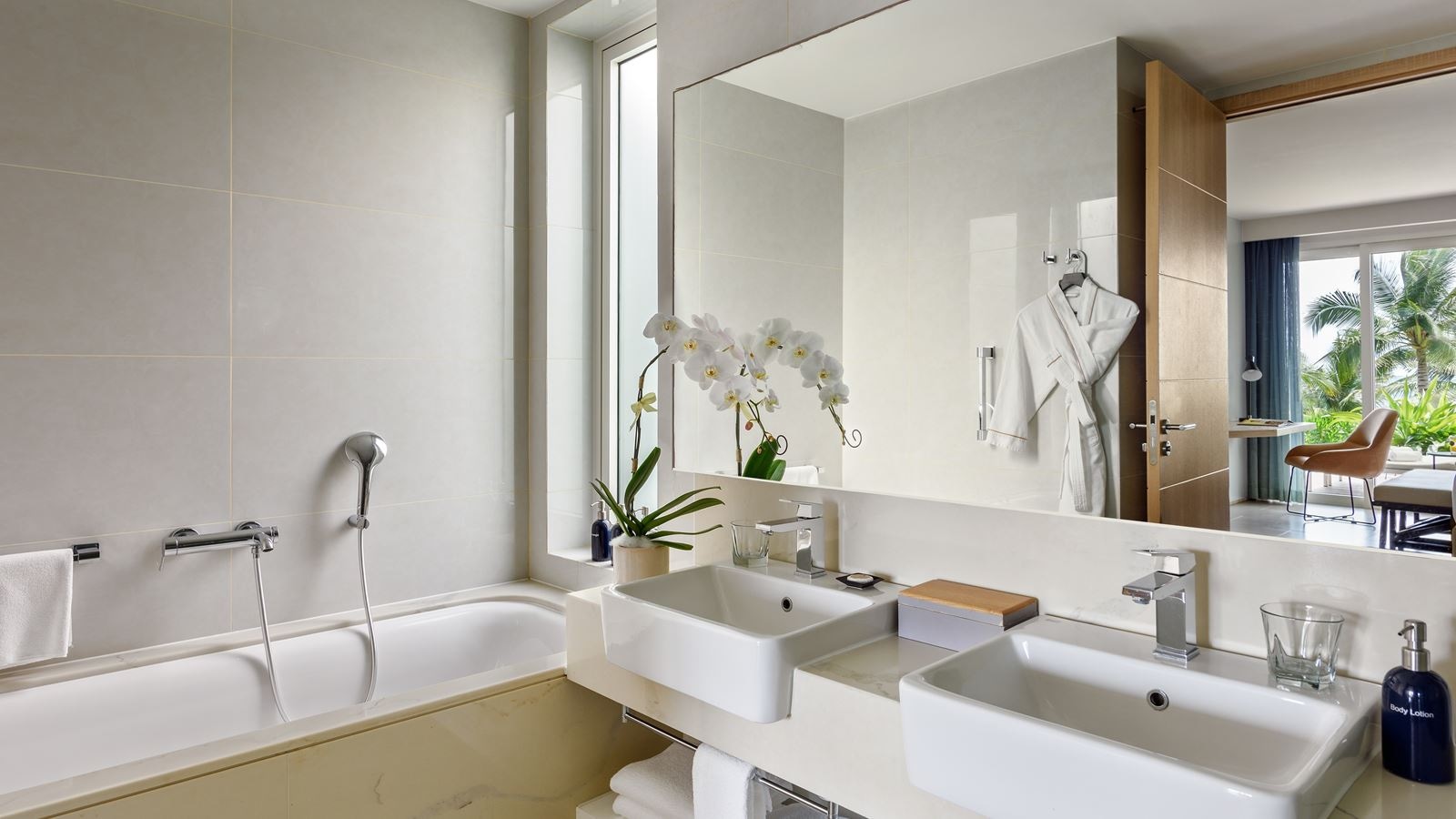 rooms-1bedroom-villa-private-pool-beach-front