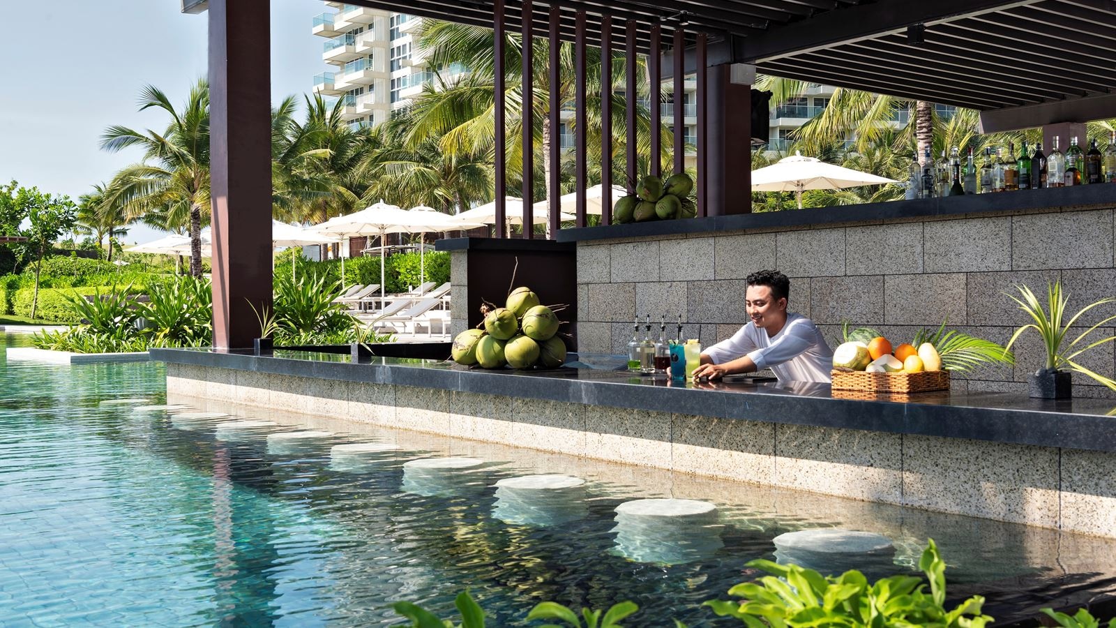 bars-pool-bar--beach-bar