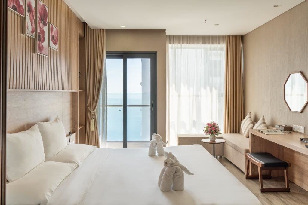 rooms-senior-with-balcony