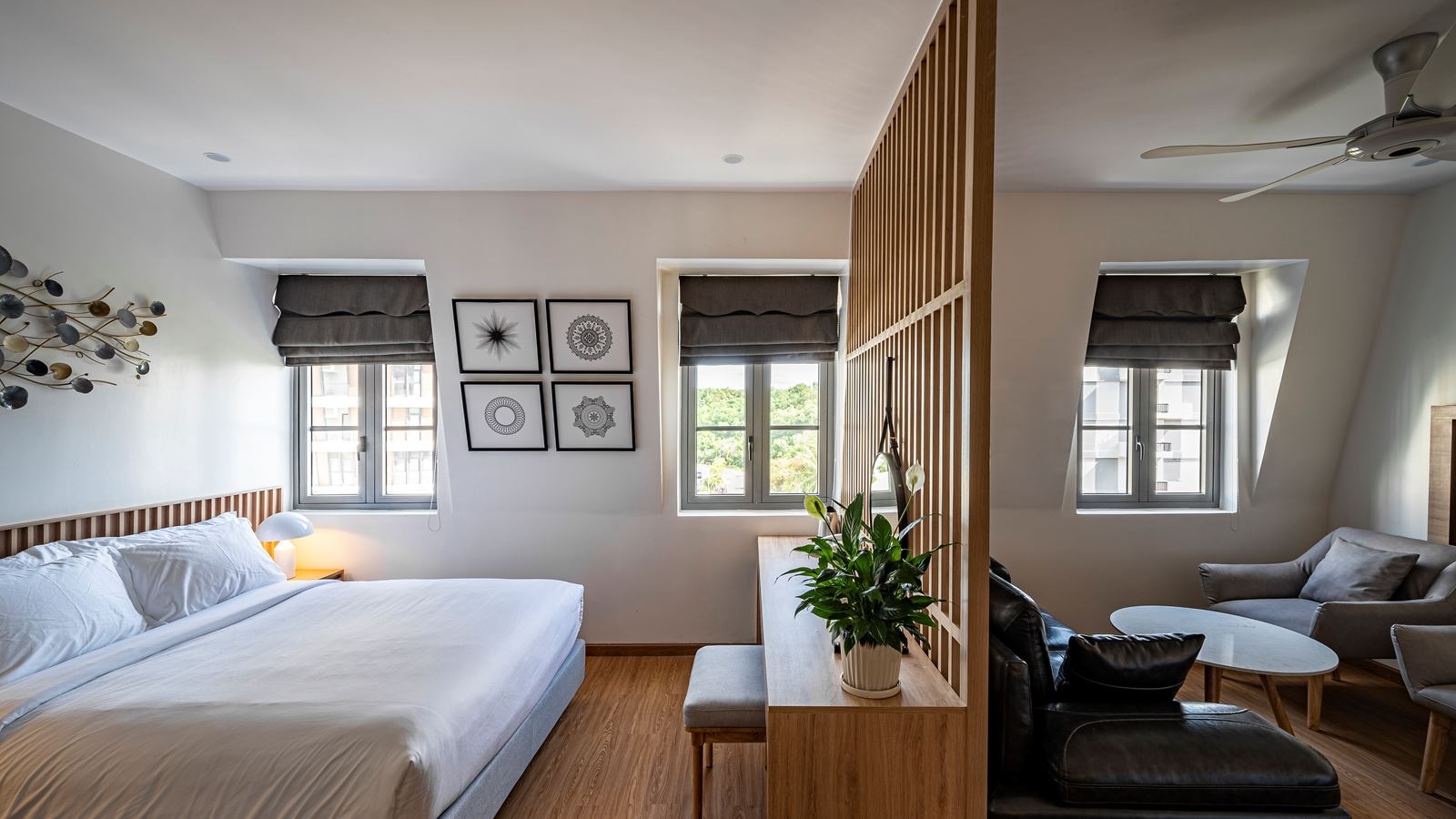 rooms-family-room-mountainview-with-window