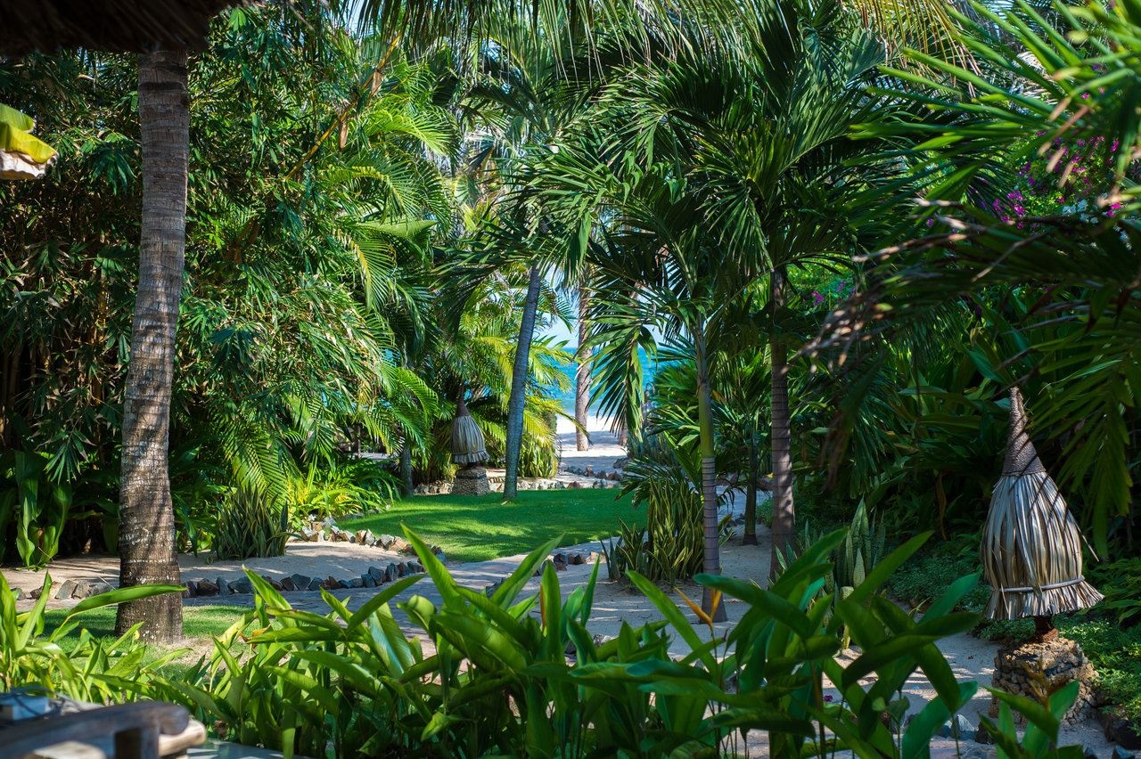 rooms-deluxe-garden-view-bungalow