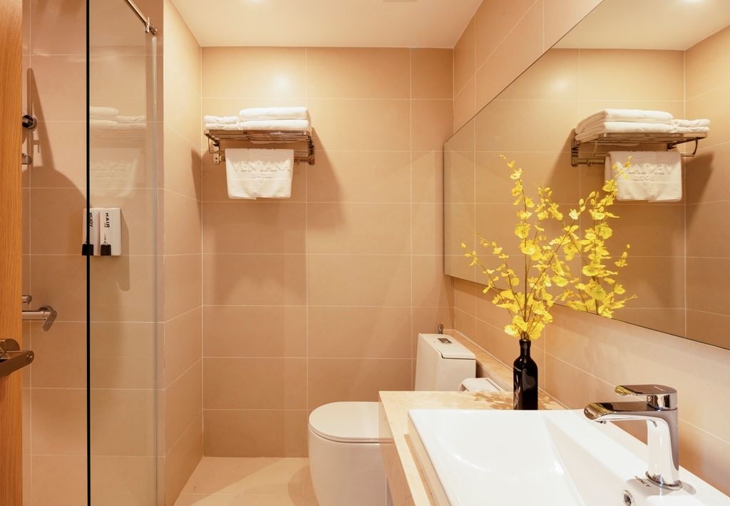 rooms-superior-city-view-with-window