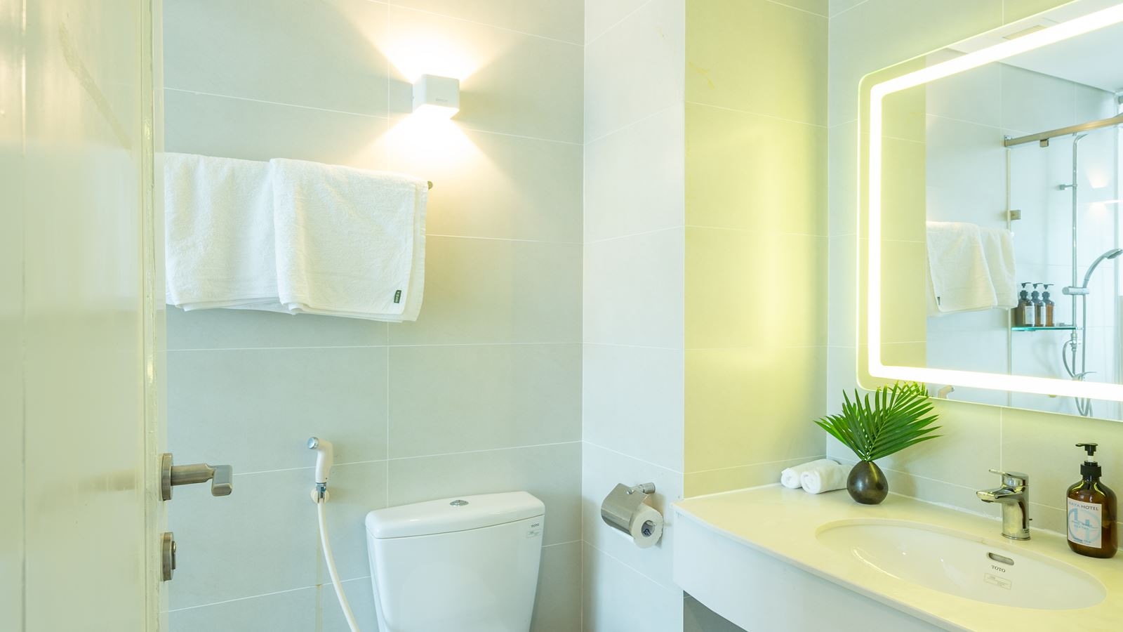 rooms-standard-double-with-balcony