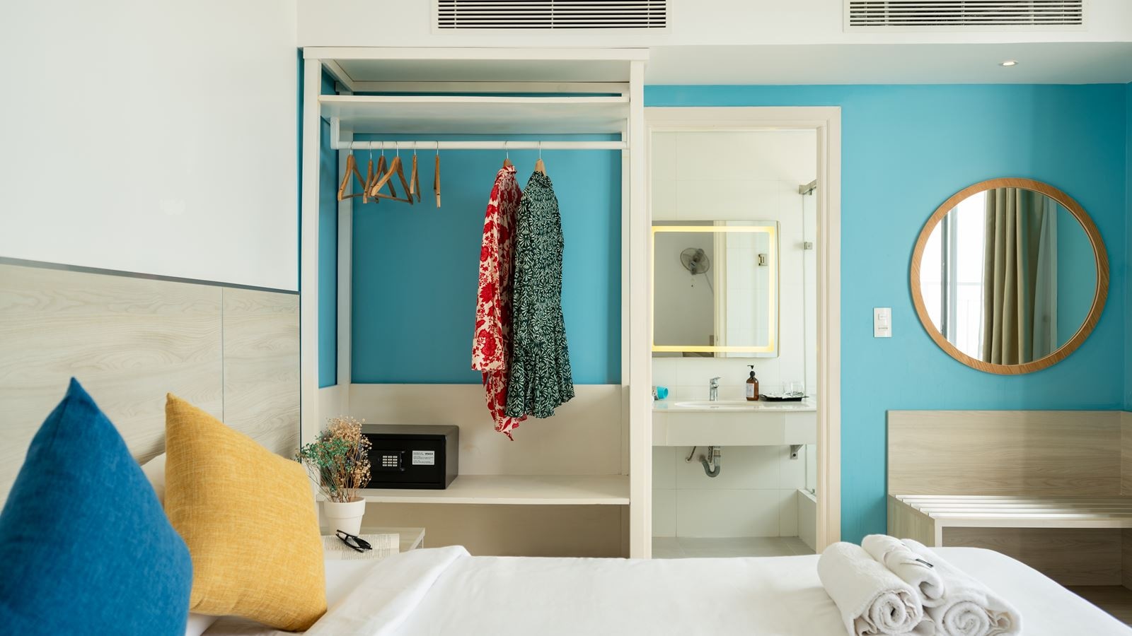 rooms-triple-room-with-balcony-no-extra-bed