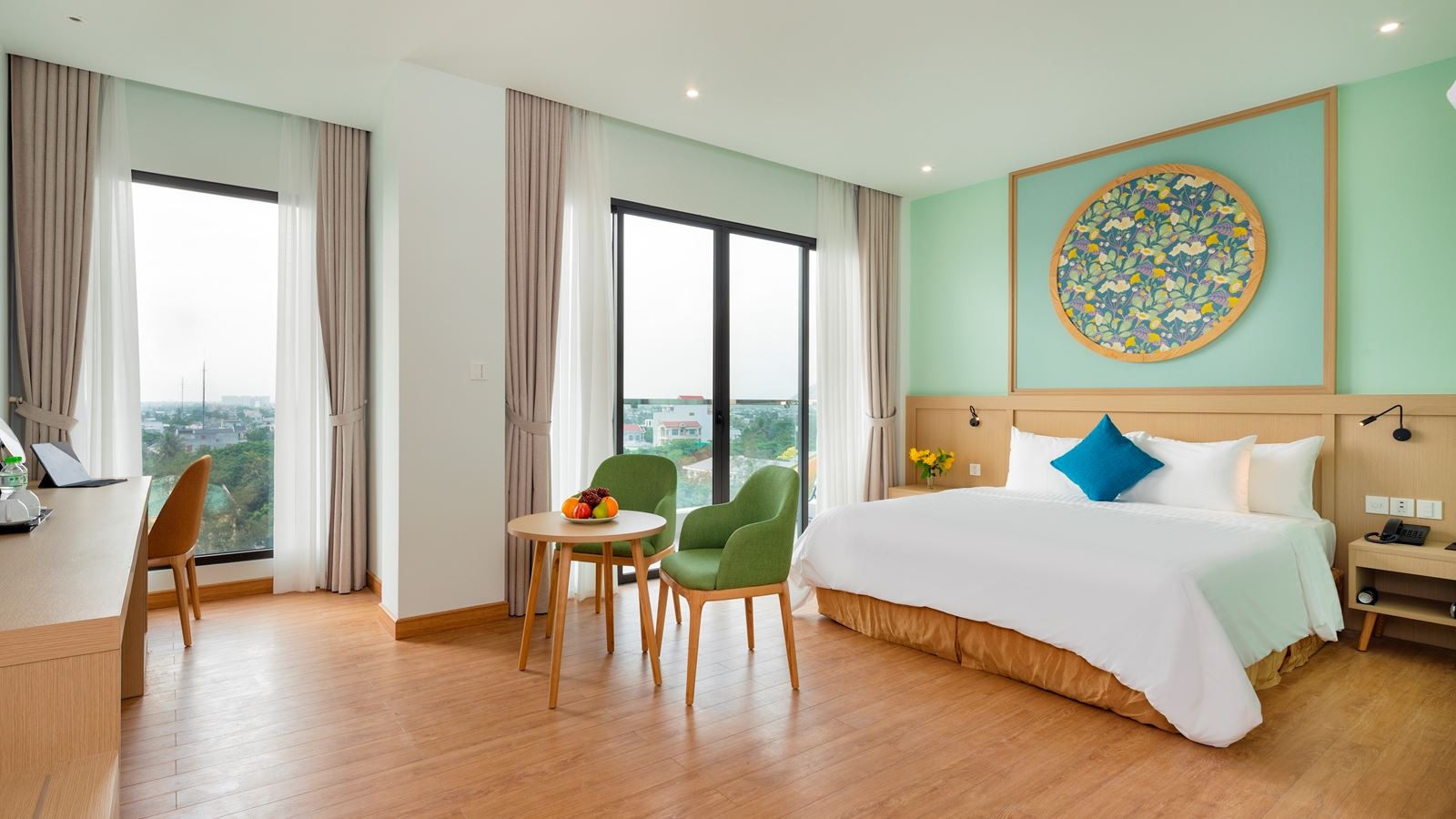 rooms-two-bedroom-deluxe-family-with-balcony