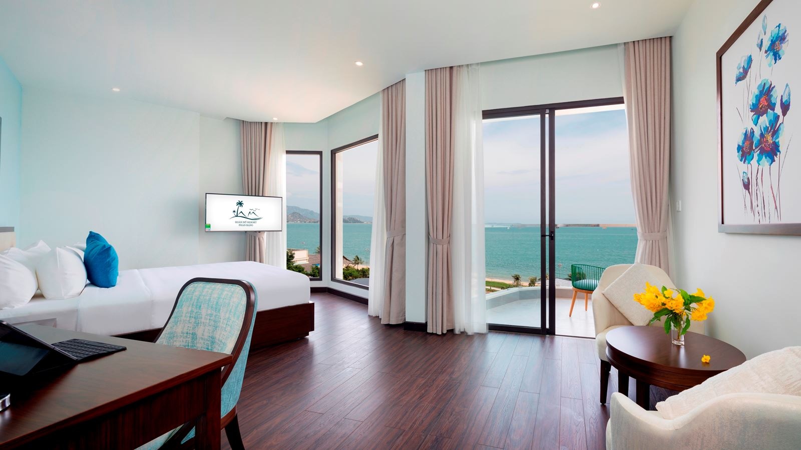 rooms-suite-ocean-view-room-with-balcony