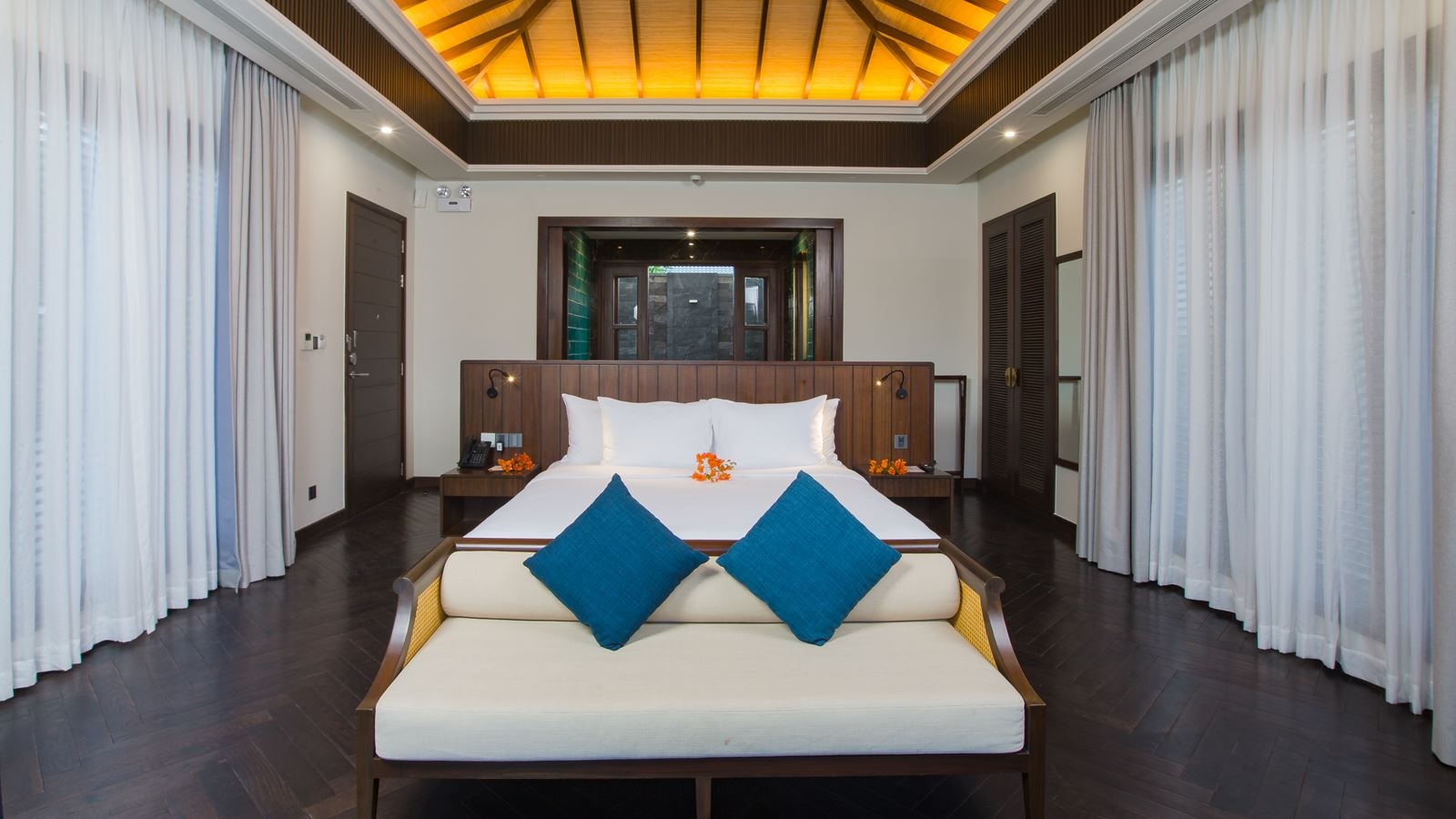 rooms-garden-villa-with-balcony