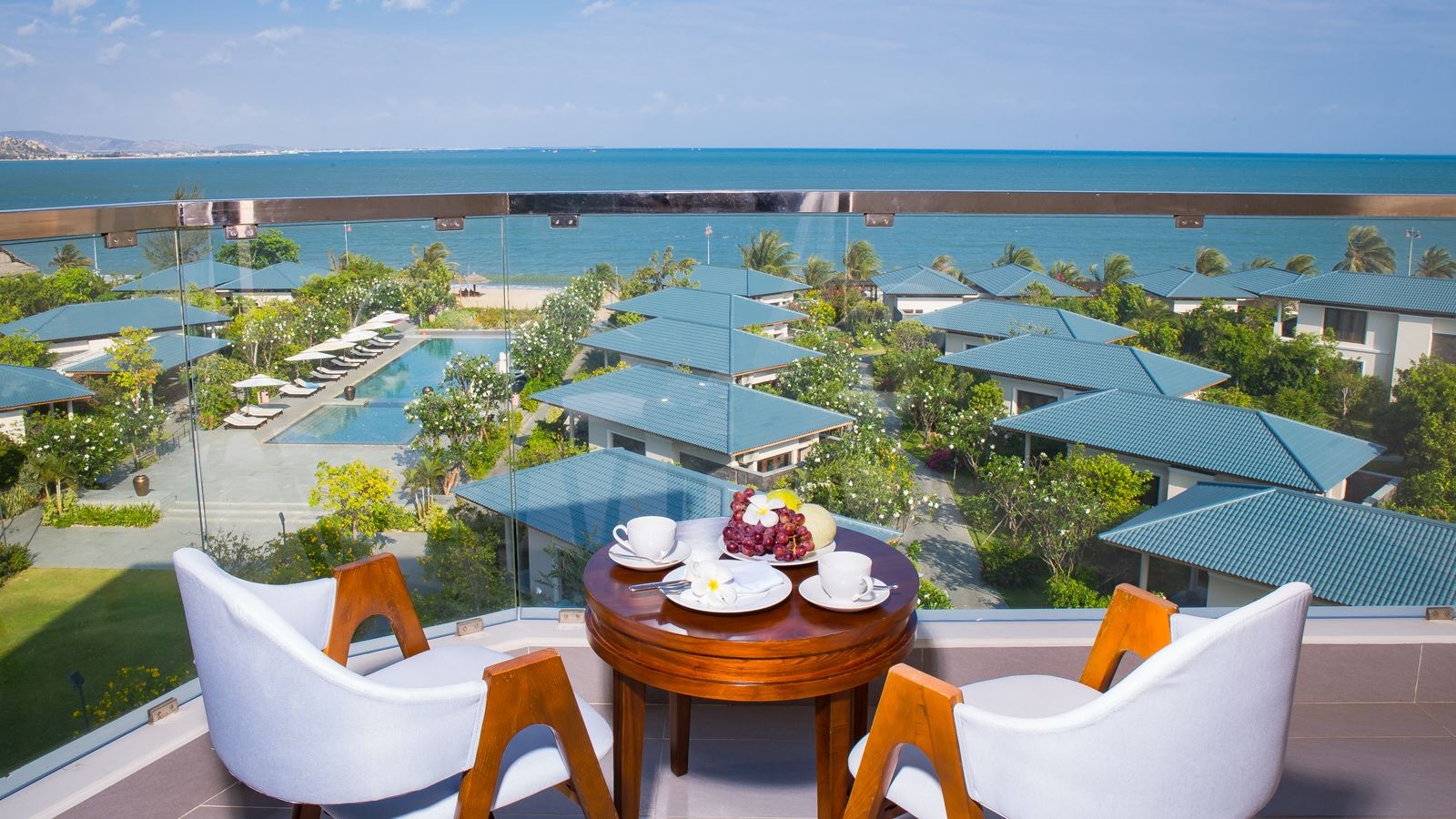rooms-suite-ocean-view-room-with-balcony