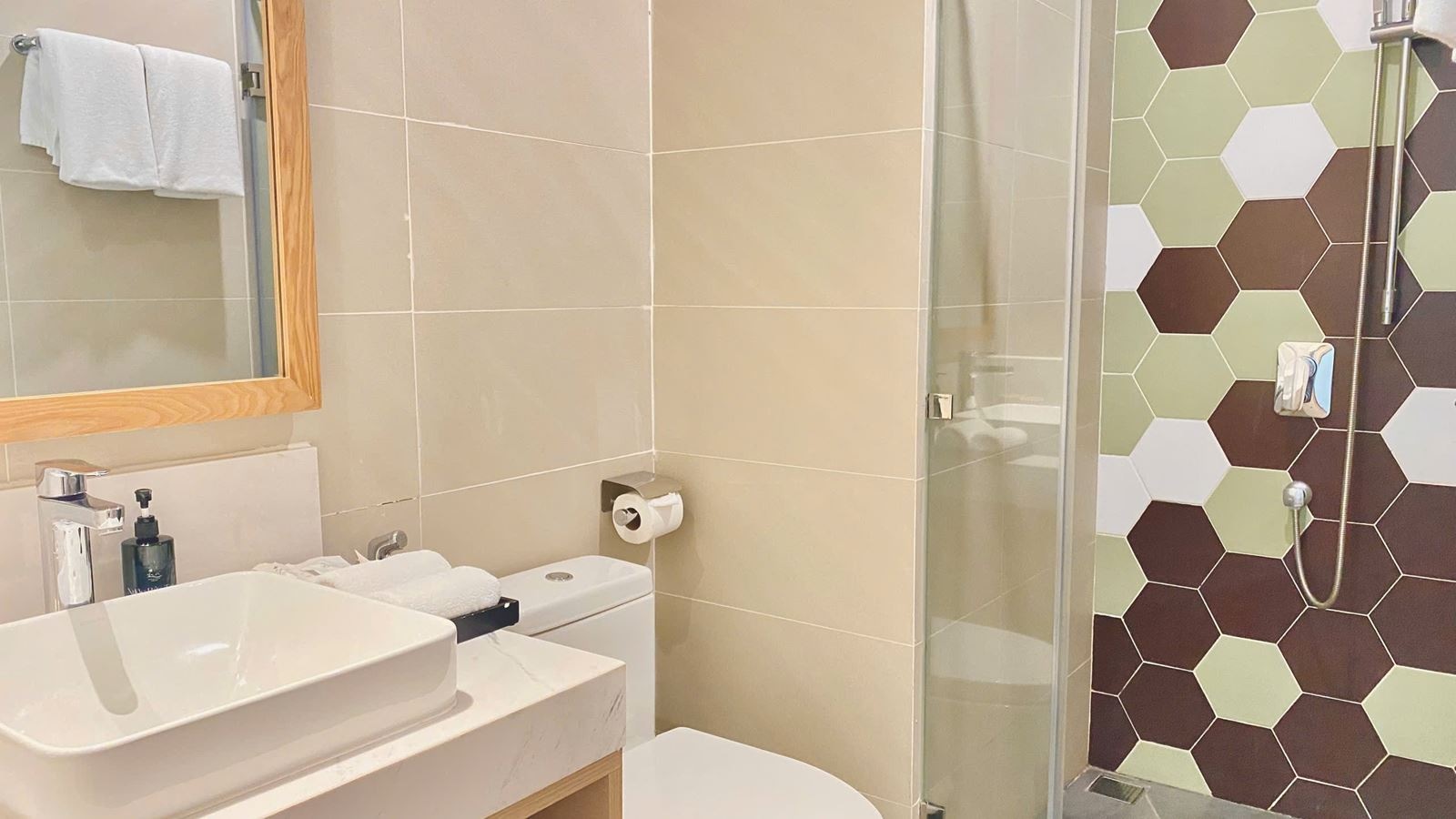 rooms-two-bedroom-deluxe-family-with-balcony