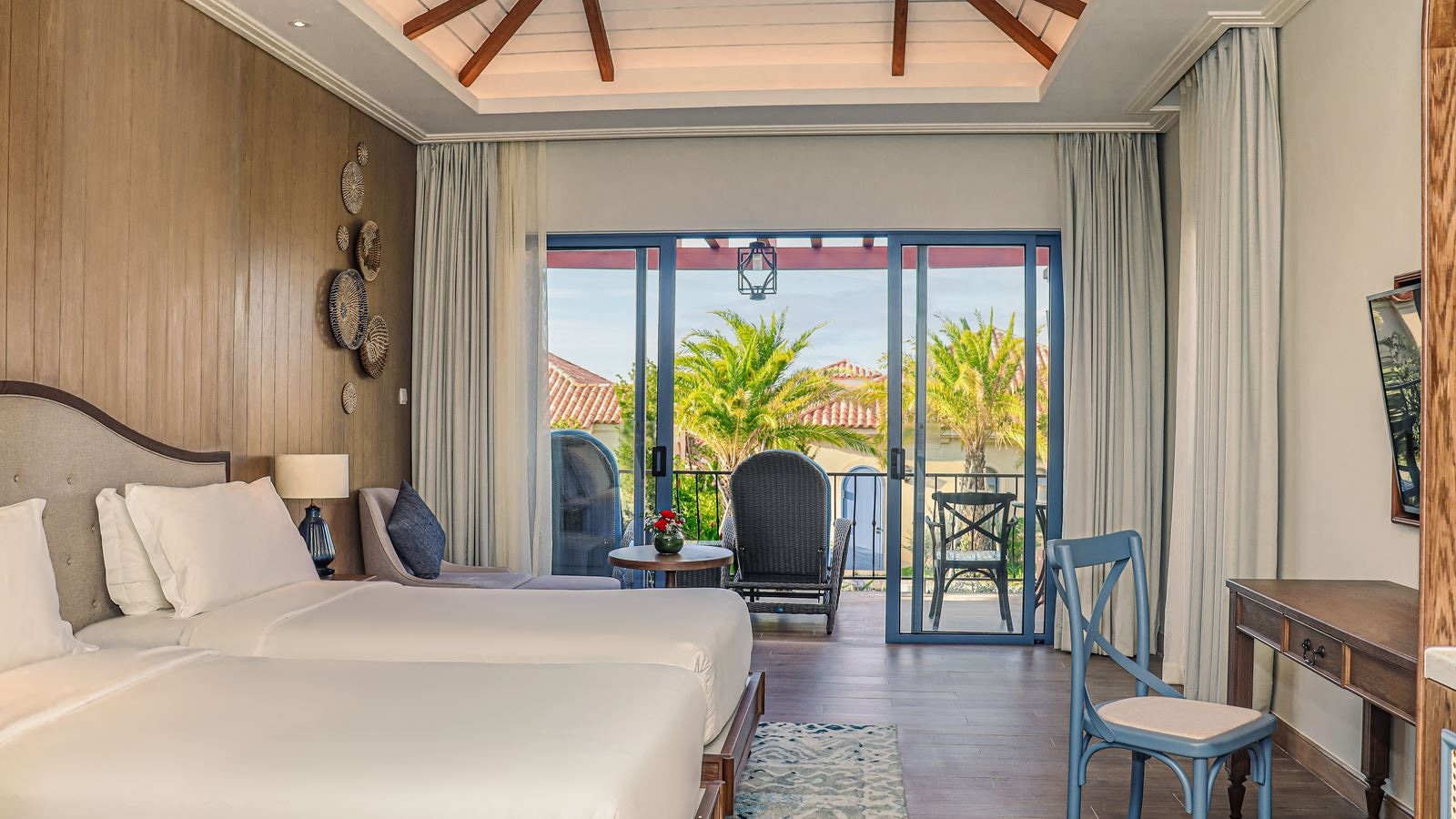 rooms-premier-pool-access-no-extra-bed