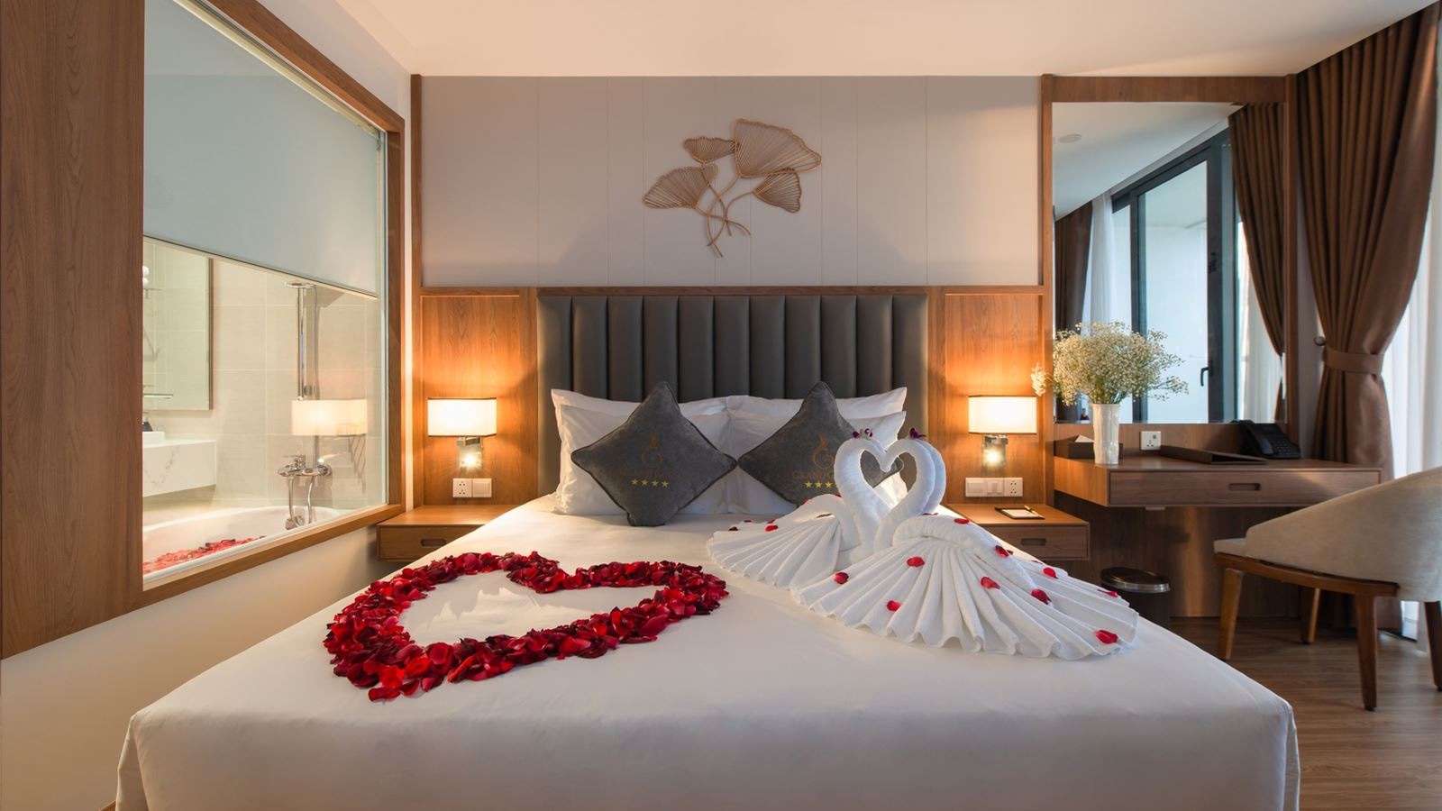 rooms-premier-deluxe-ocean-view