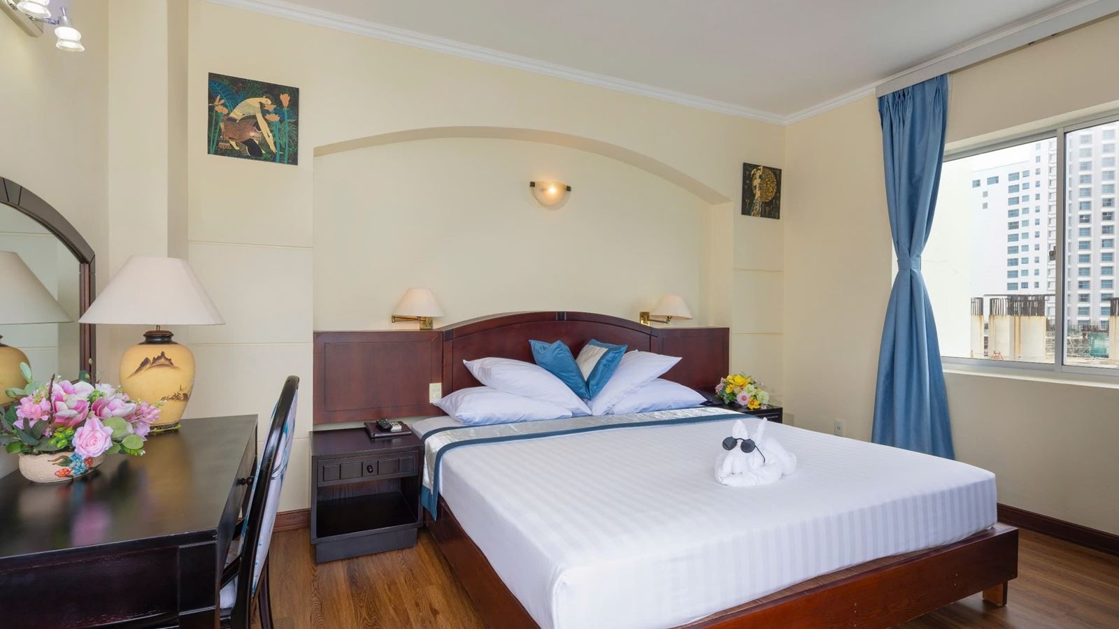 rooms-executive-deluxe-with-balcony