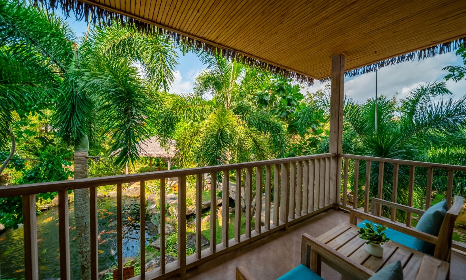 rooms-deluxe-double-with-gardenview