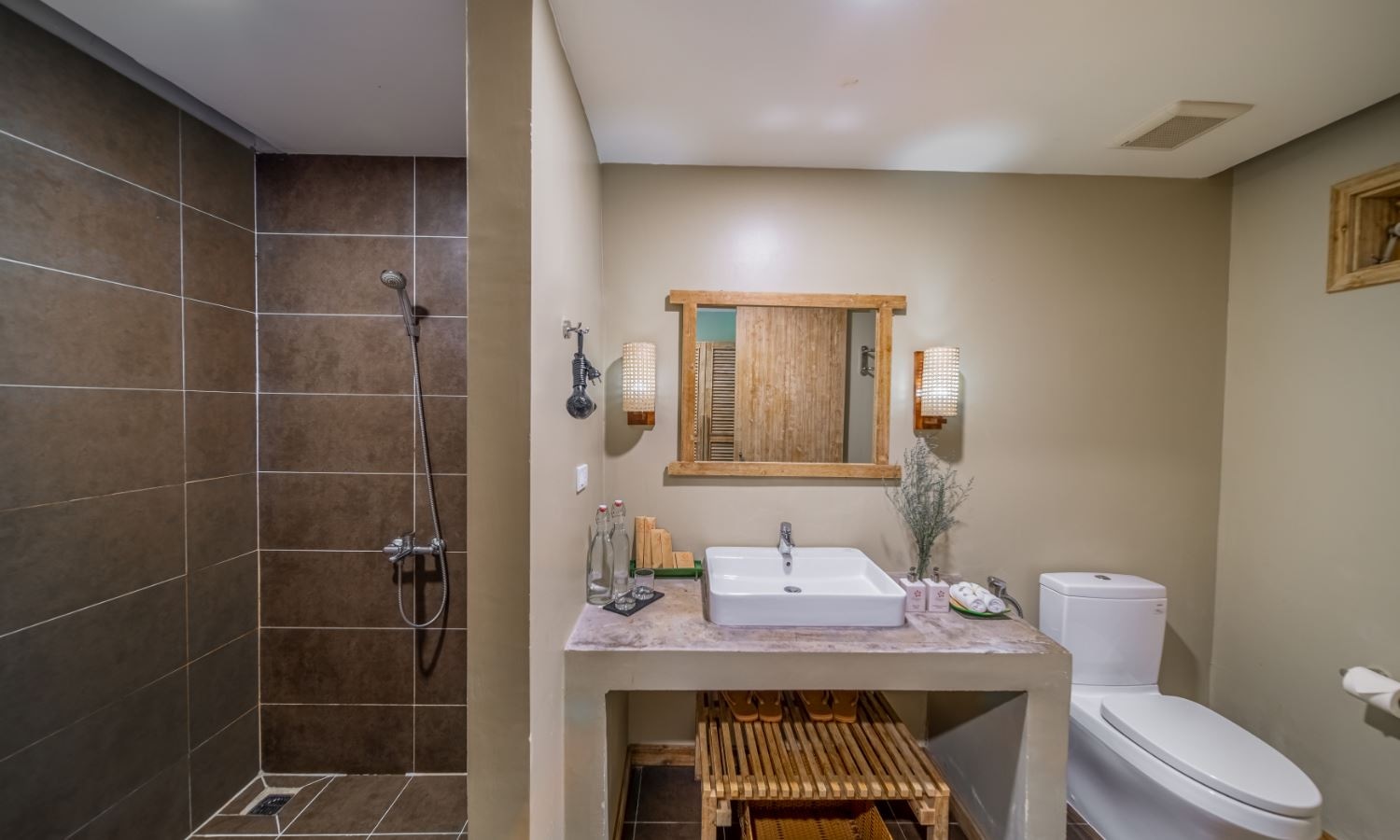 rooms-deluxe-double-with-gardenview