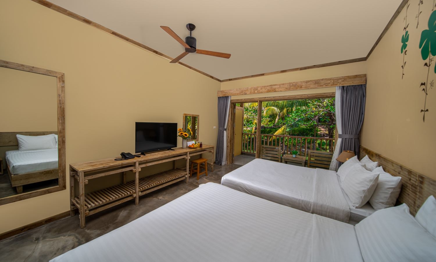 rooms-deluxe-family-with-gardenview