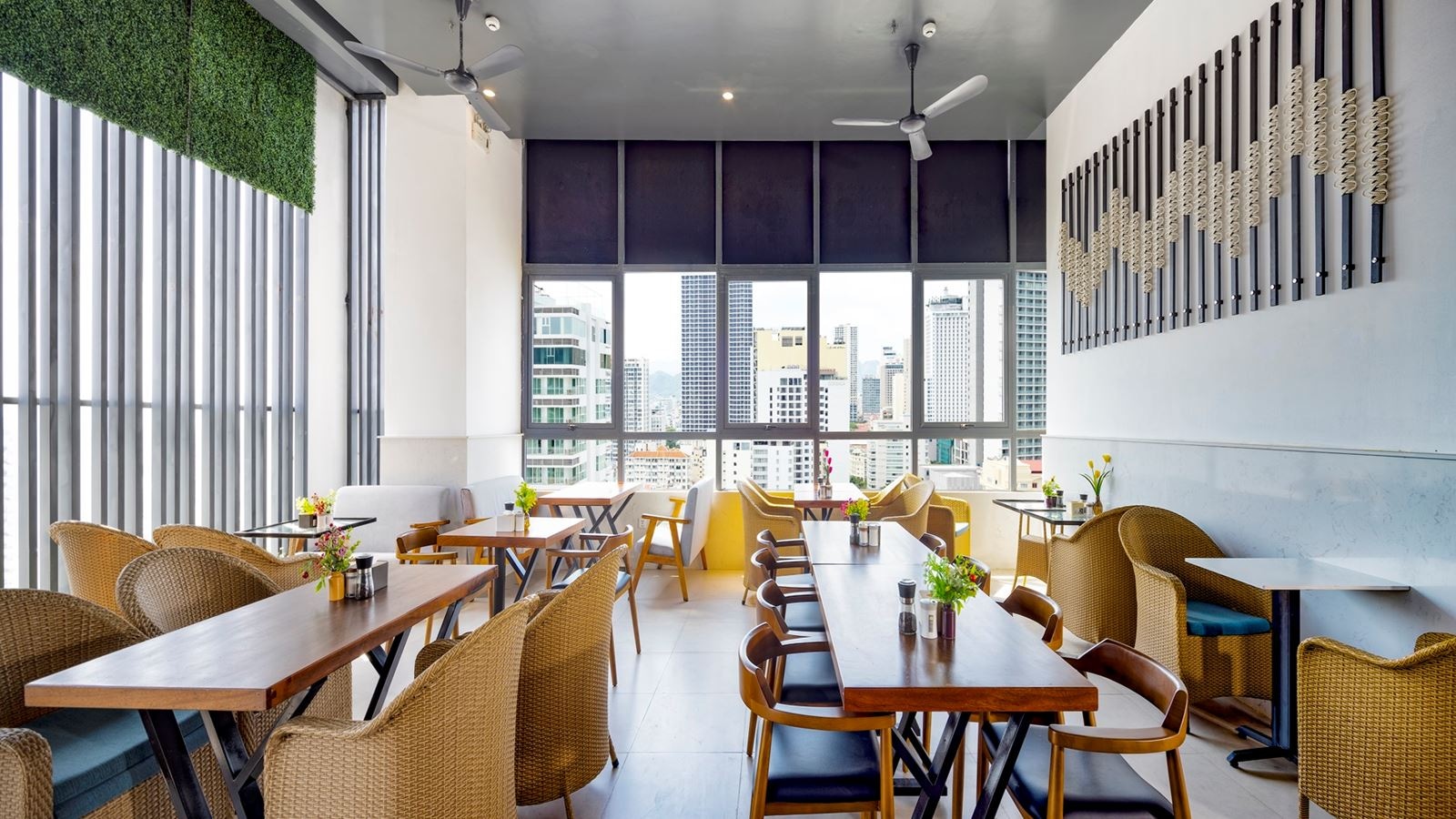 restaurants-papaya-20th-floor