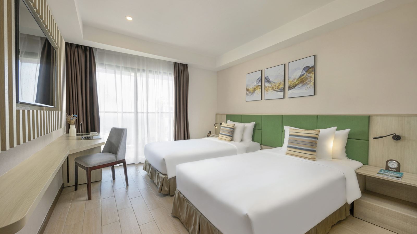 rooms-deluxe-sea-view-with-balcony-child-without-extra-bed